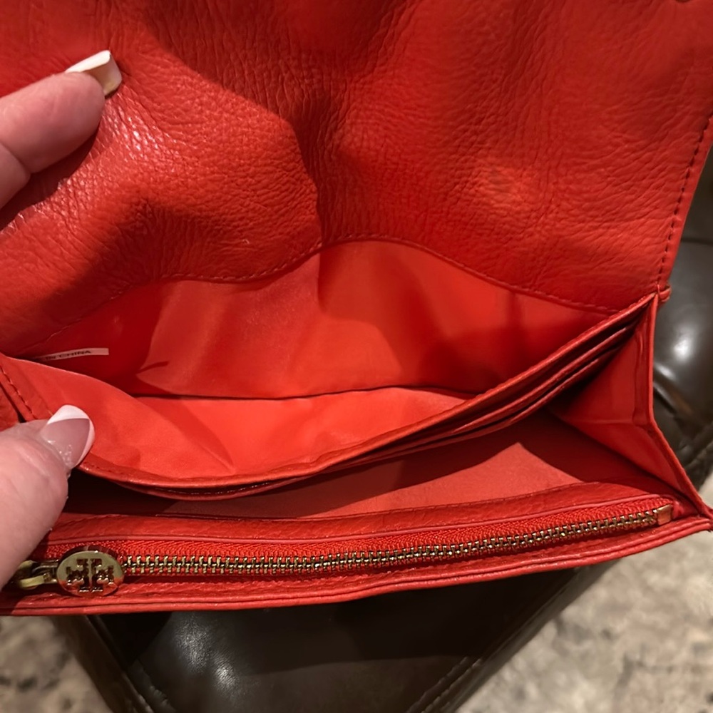 Authentic Tory Burch Wallet & Cosmetics Pouch BUNDLE in Red, Soft Pebble Leather - Picture 13 of 16